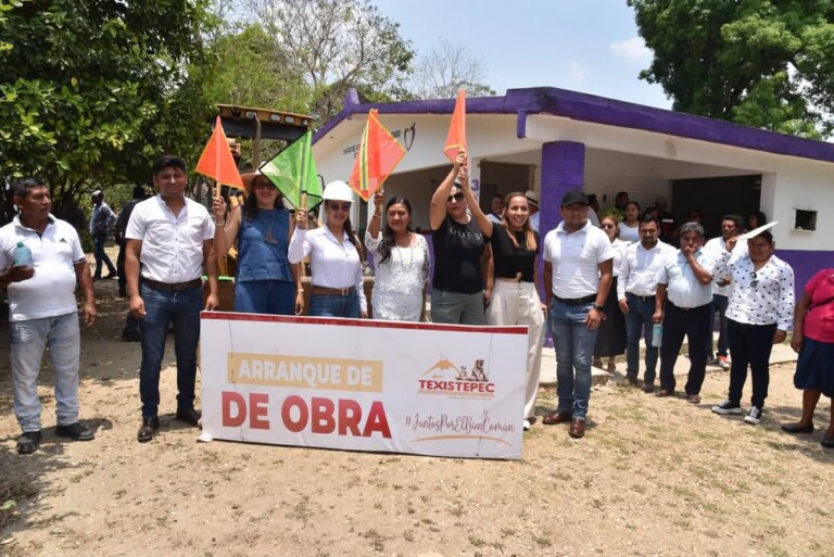 Comienza la construcción del DIF en Texistepec