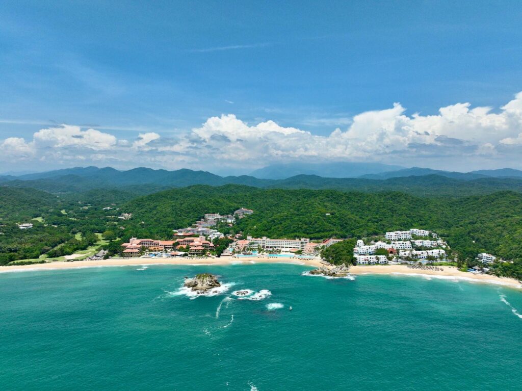 Huatulco brilla con cuatro certificaciones Blue Flag por playas sustentables