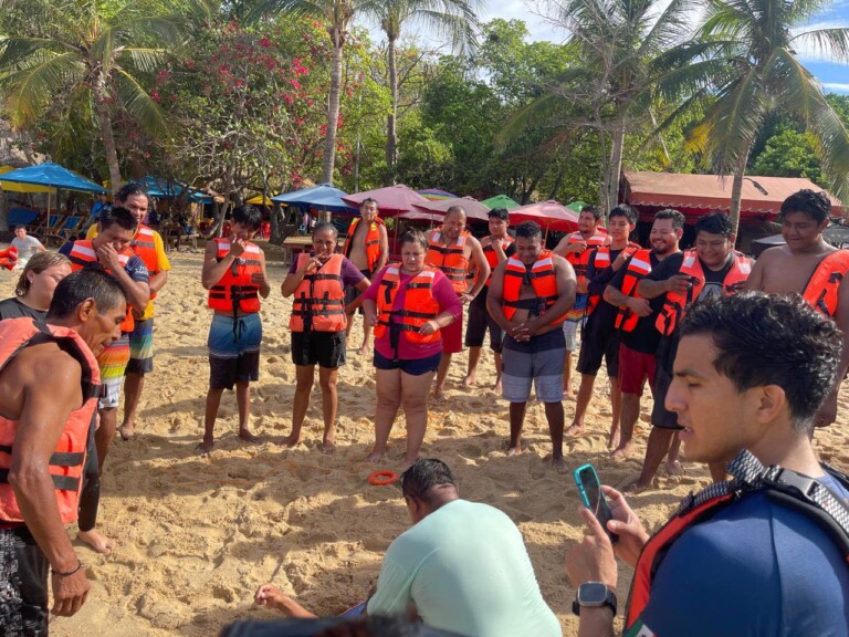 Pescadores de San Pedro Mixtepec obtienen libreta de Mar Tipo C