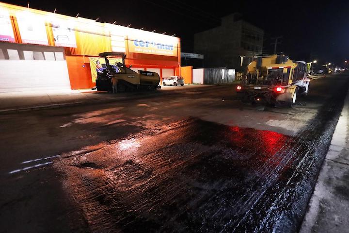 Obras bajo la luna: SIC mejora vialidades del Atoyac en horario nocturno