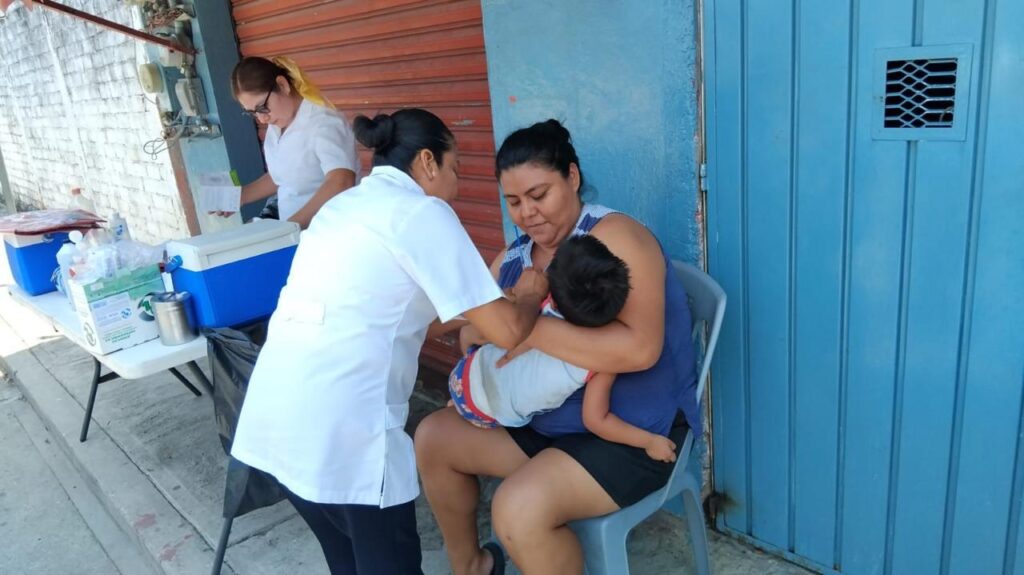 Oaxaca supera en más de 100% la meta de la Primera Semana Nacional de Vacunación 2025