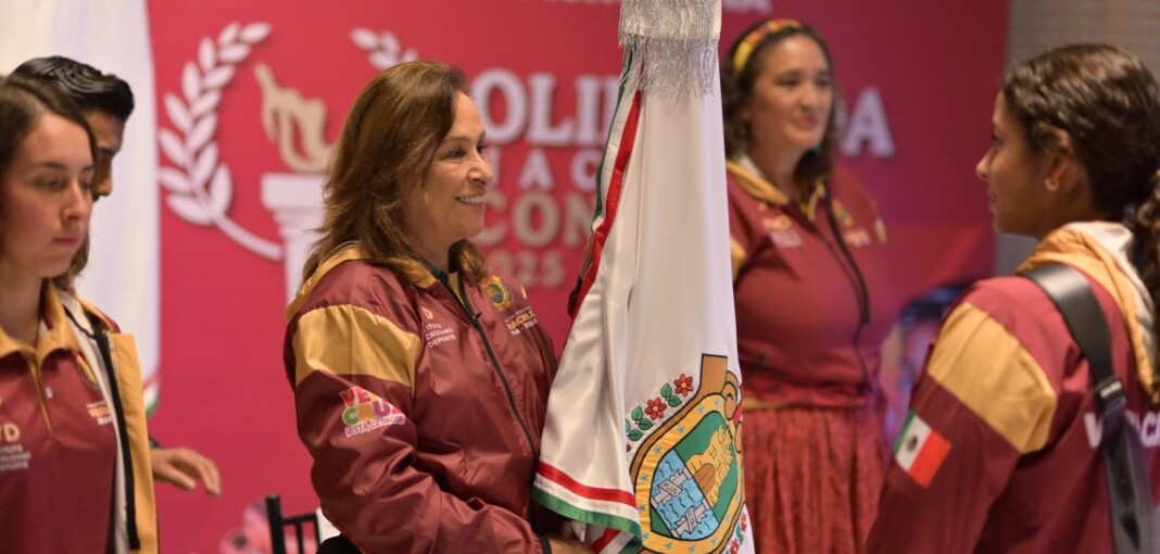 Rocío Nahle abandera a delegación de Veracruz que asistirá a la Olimpiada Nacional 2025