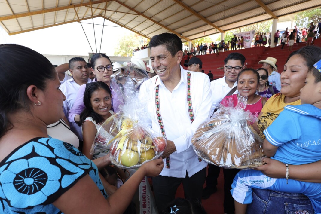 Salomón Jara impulsa la transformación de San Pedro Atoyac