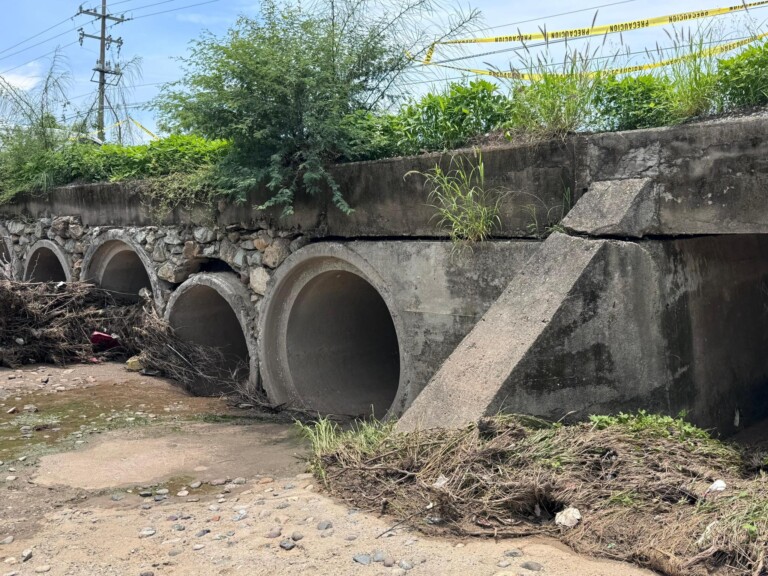 Cierran carretera Salina Cruz–San Pedro Huilotepec por daño en puente vehicular
