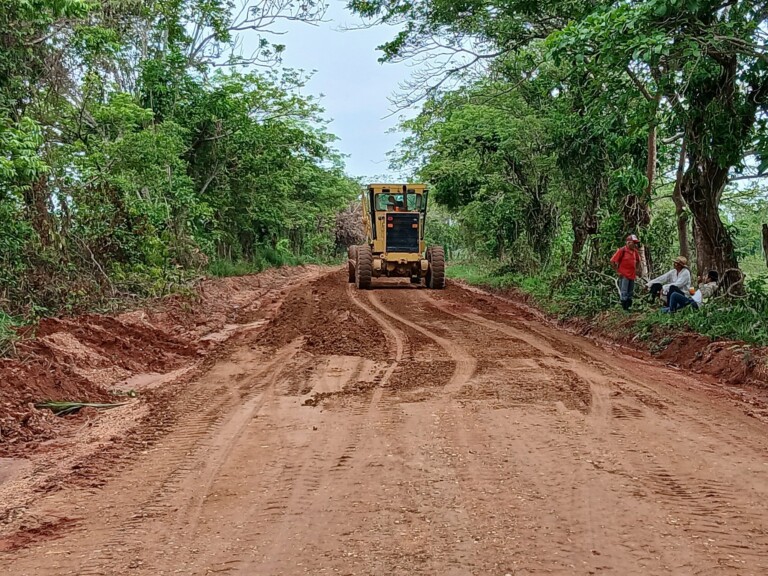 Cierran vía Ojo de Agua a Loma Central, por construcción de nuevo puente