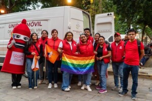Coesida realiza acciones de prevención durante la marcha del Orgullo LGBTQ+