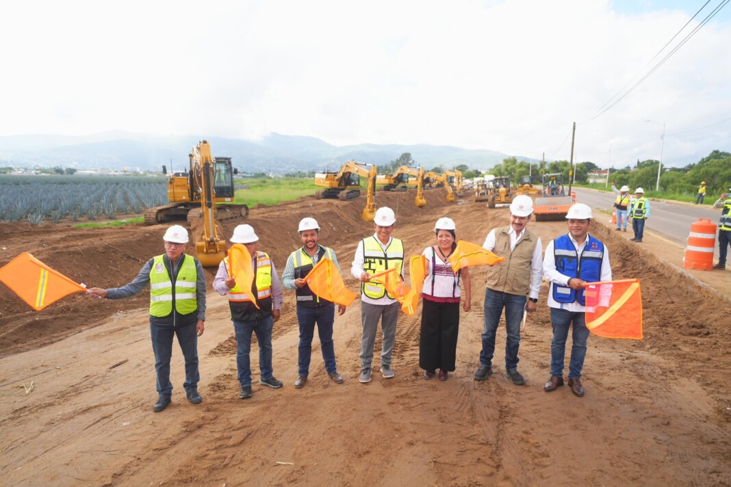 Inicia construcción de la carretera en los márgenes del Río Atoyac
