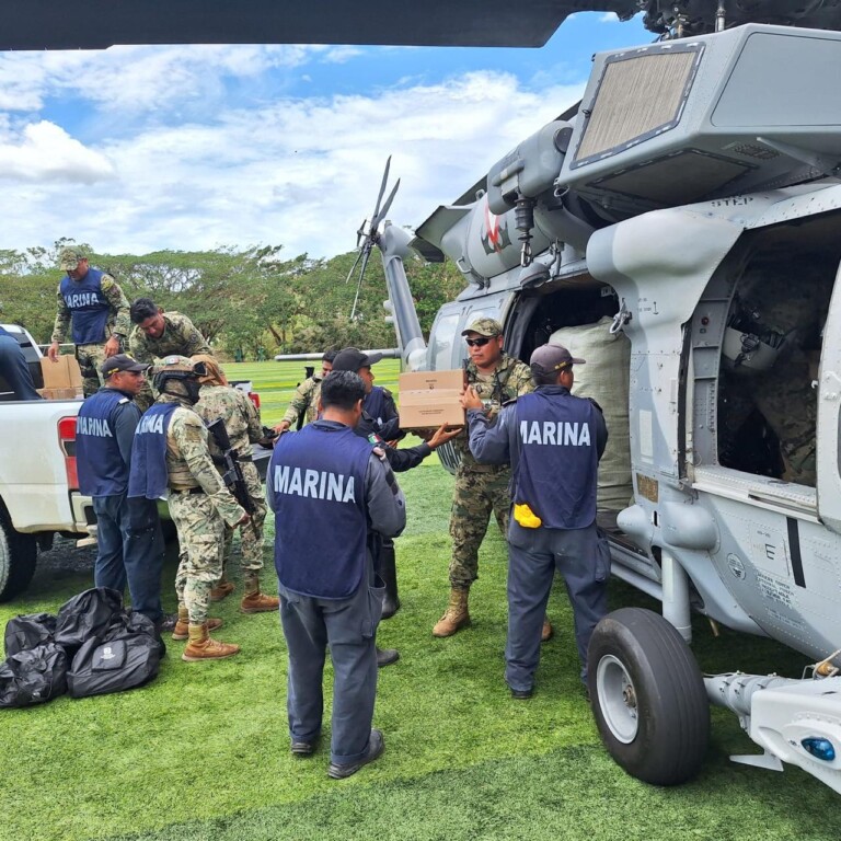 Refuerzan la atención médica en Pinotepa Nacional con apoyo aéreo