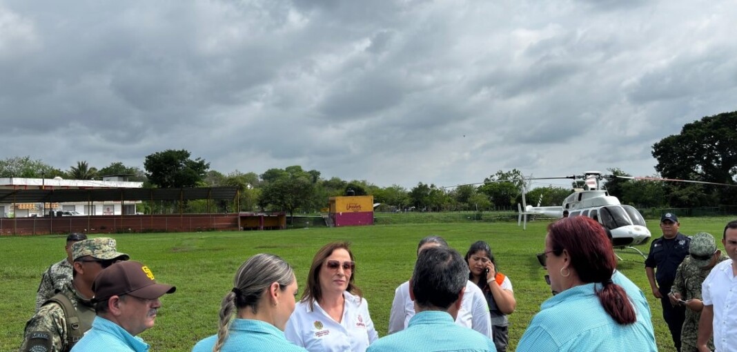 Rocío Nahle recorre comunidades afectadas por las lluvias