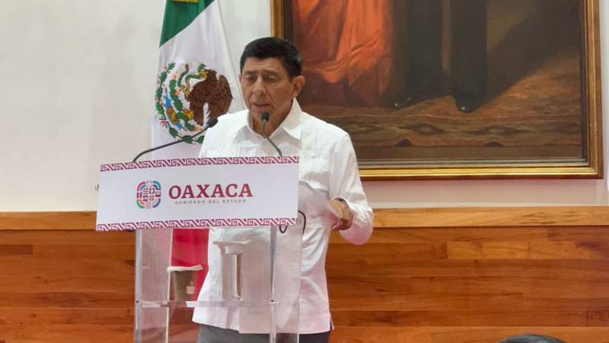 Salomón Jara despliega a todo su gabinete para labores de limpieza y entrega de ayuda en la Costa oaxaqueña