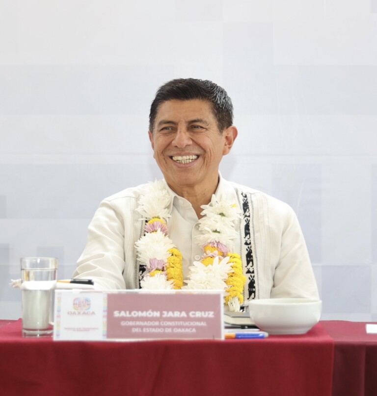 Salomón Jara reconoce a periodistas oaxaqueños