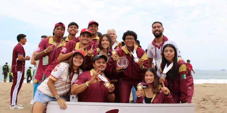 Jóvenes veracruzanas se llevan medalla de oro y plata en voleibol de playa