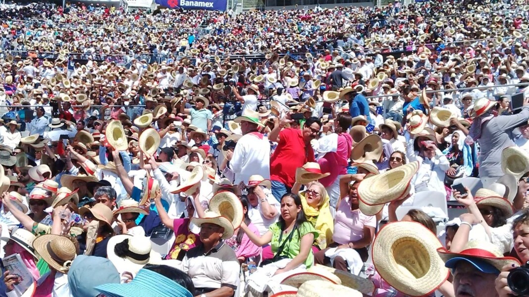 Promueve DIF Oaxaca inclusión laboral con la Feria Nacional de Empleo 2025 Guelaguetza