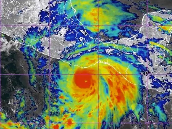 ‘Erick’ se intensifica; ya es huracán categoría 2
