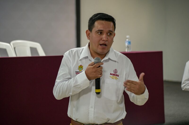 Ganaderos de Coatzacoalcos reciben capacitación sanitaria sobre gusano barrenador
