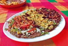 Oaxaca busca el Récord Guinness por la tlayuda más grande del mundo