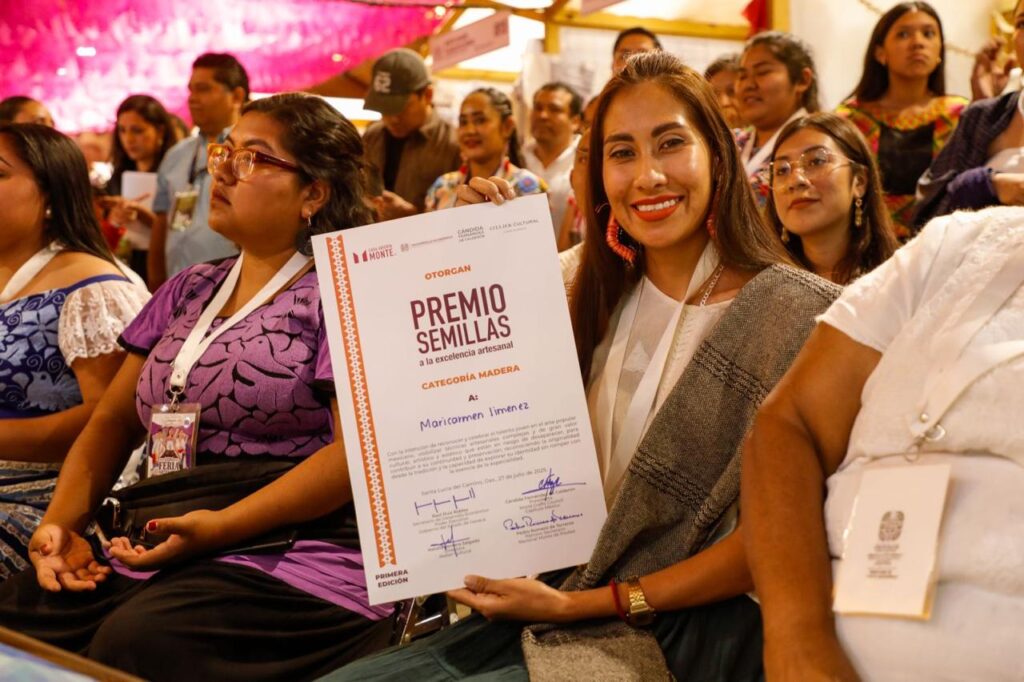 Oaxaca reconoce a la excelencia artesanal juvenil con Premio Semillas 2025