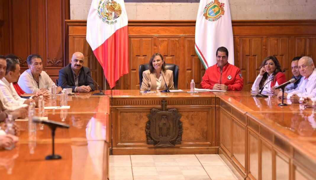 Rocío Nahle sostiene encuentro con alcaldes electos del PRI
