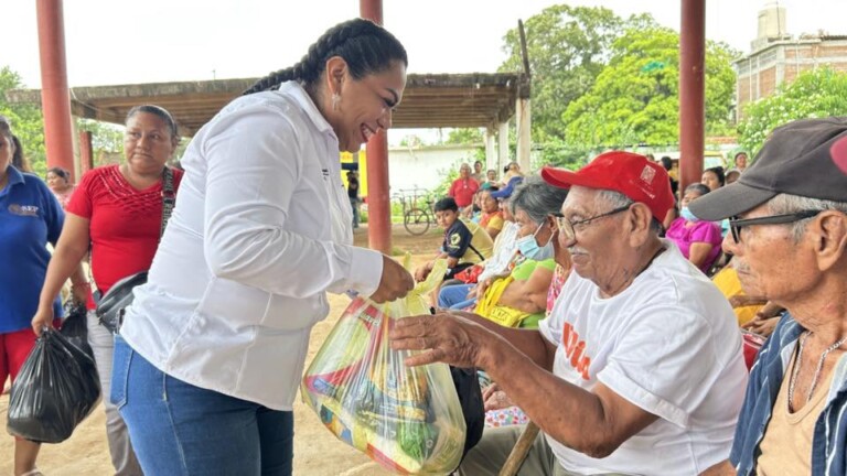 Continúa el apoyo alimentario para adultos mayores en Santo Domingo estas son las fechas