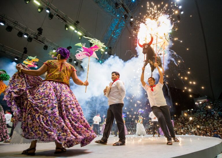 ¡Asunción Ixtaltepec brilla en la Guelaguetza!