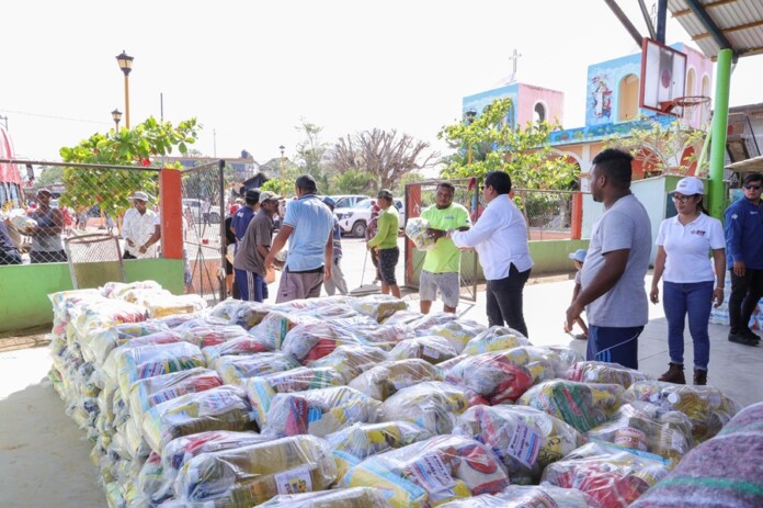 DIF Oaxaca entrega más de 18 mil apoyos a familias de la Costa tras huracán Erick