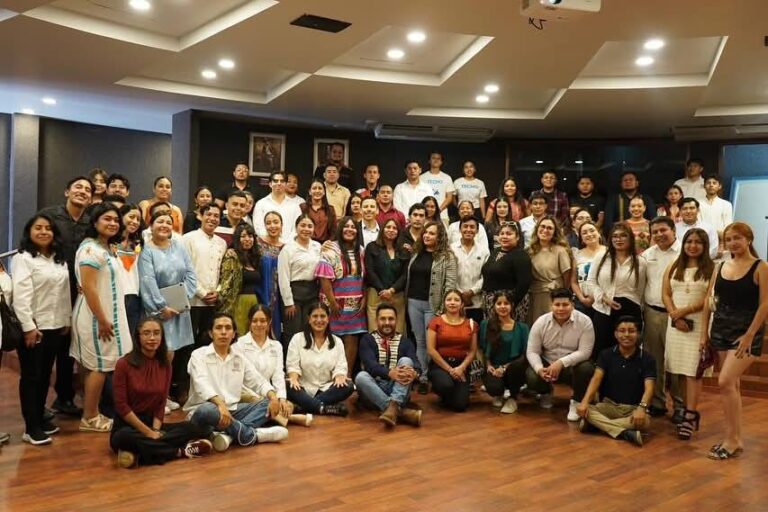 Salina Cruz participa en encuentro interinstitucional a favor de las juventudes oaxaqueñas