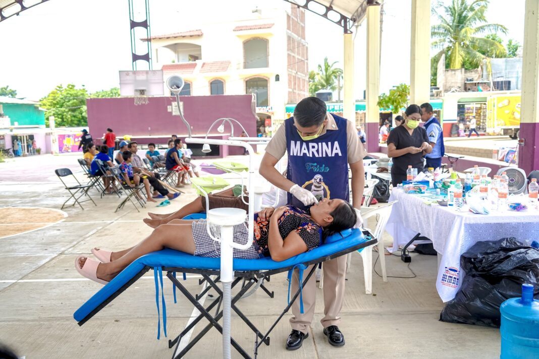 Marina lleva salud a Puerto Escondido
