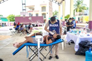 Marina lleva salud a Puerto Escondido