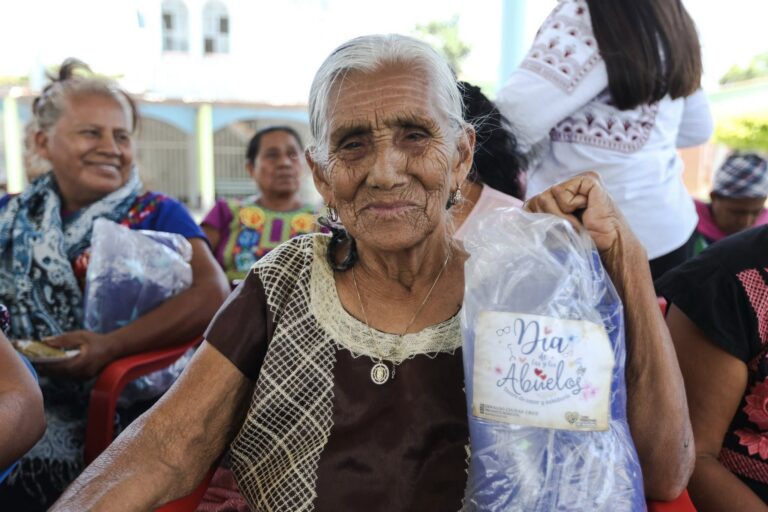 Concluye celebración del Día de los Abuelos en Ixtaltepec