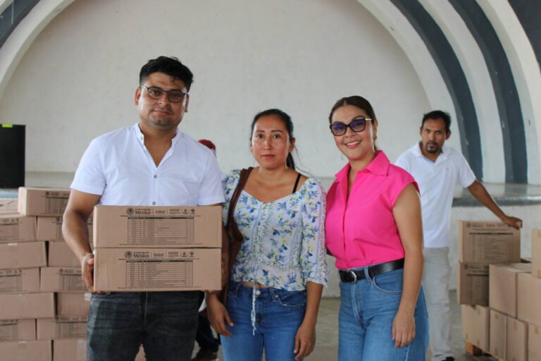 DIF Texistepec entrega despensas a beneficiarios de Veracruz