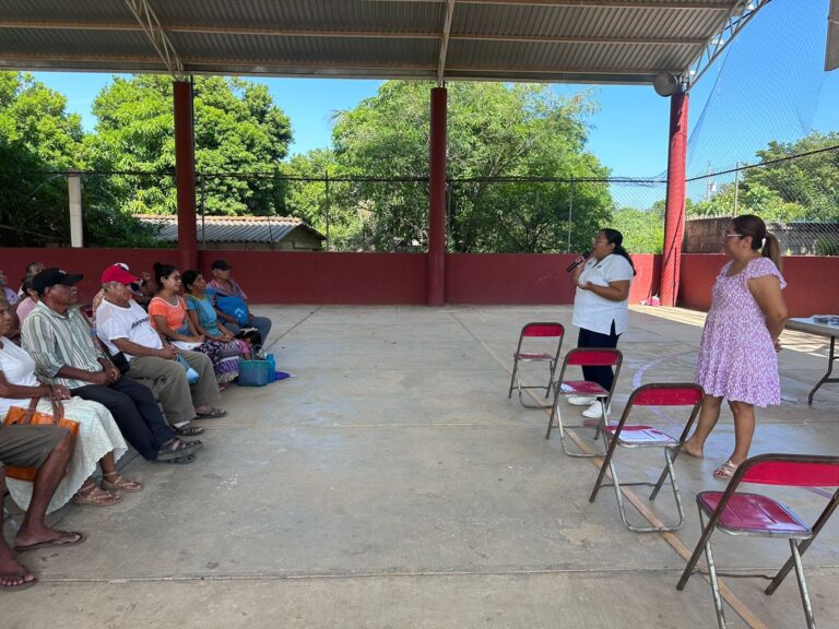 Tehuantepec acerca salud visual con jornada gratuita de lentes