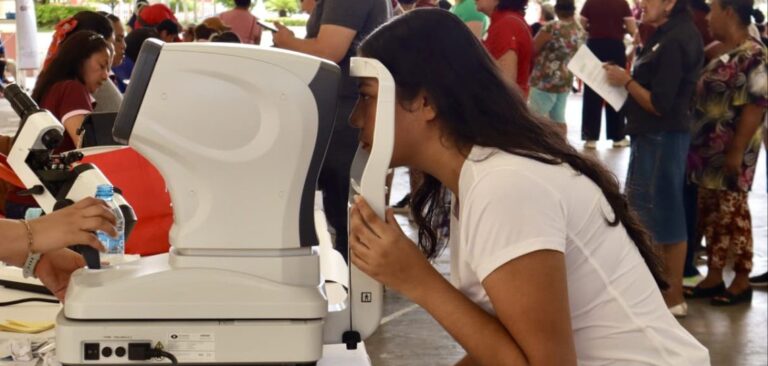 DIF Veracruz brindó atención oftalmológica gratuita a casi 3 mil personas
