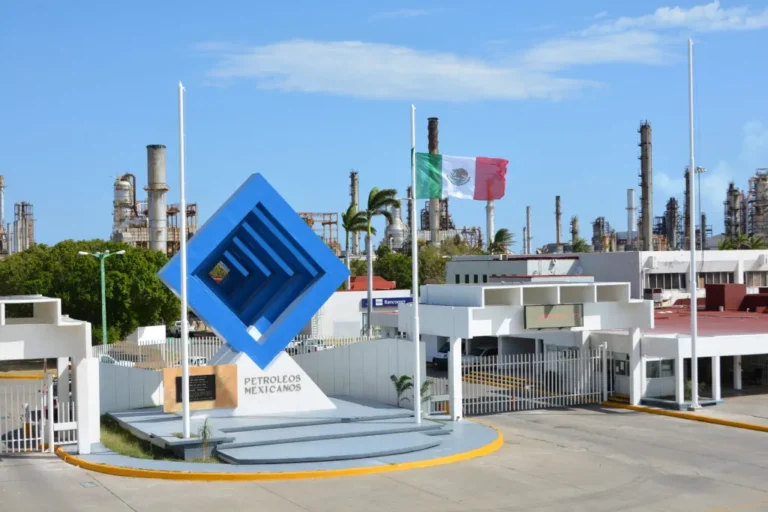 Refinería de Salina Cruz celebra 46 años como pilar energético nacional