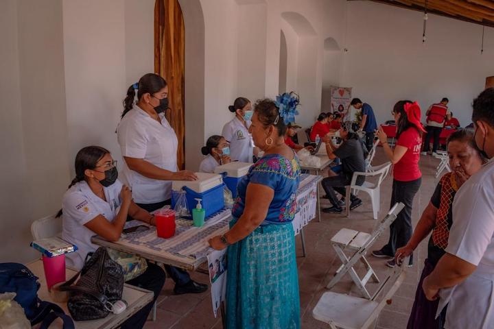 Realizan histórica jornada de salud LGBTIQ+ en comunidades Muxé y Ngüiú