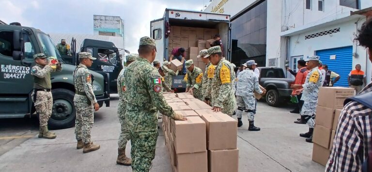 Ejército entrega canastas alimentarias a familias afectadas por inundaciones
