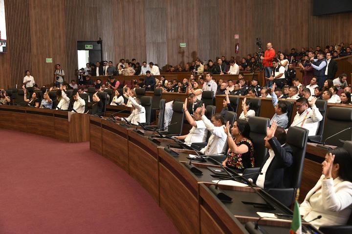 Oaxaca dignifica a sus policías con nueva Ley de Pensiones
