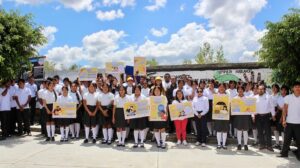 Mural en bachillerato de Oaxaca promueve esperanza y prevención del suicidio