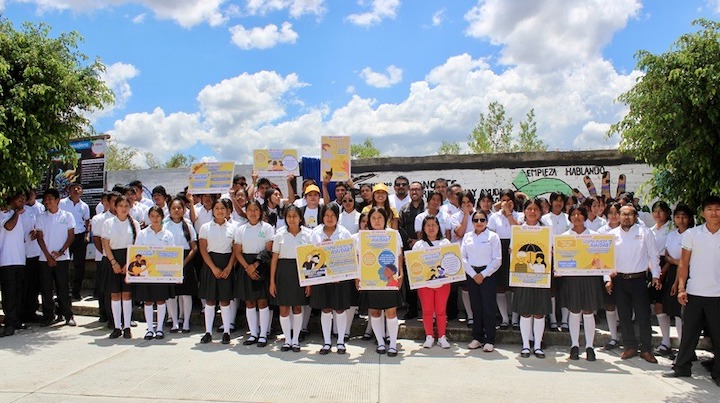Mural en bachillerato de Oaxaca promueve esperanza y prevención del suicidio