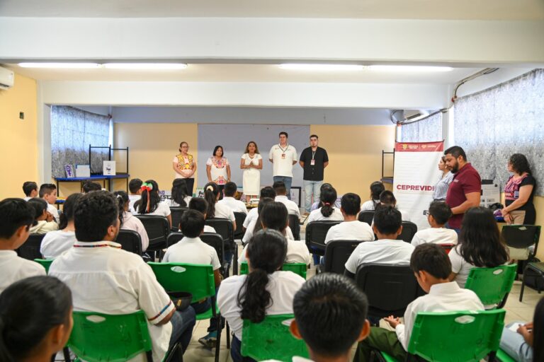 Concientizan a estudiantes de Coatzacoalcos sobre la prevención de violencia