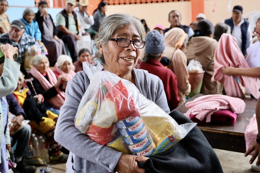 DIF Oaxaca dota de alimentos a 540 municipios