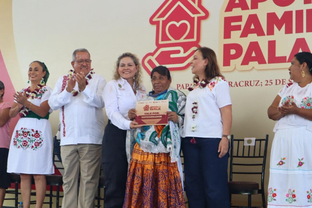 Rocío Nahle entrega apoyos a familias del norte de Veracruz