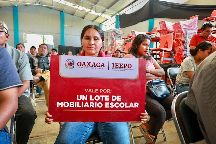 Histórica inversión fortalece escuelas de la Sierra Sur