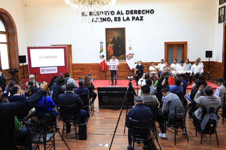 Oaxaca alcanza 85% de abasto de medicinas con Rutas de la Salud