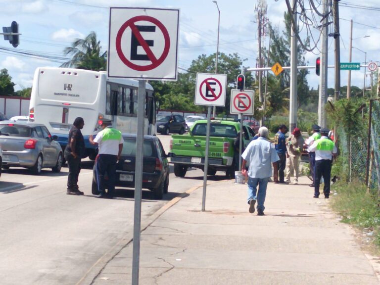Impulsan seguridad vial en zonas escolares de Coatzacoalcos
