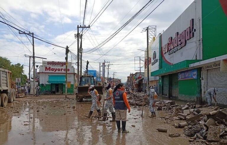 Anuncian estrategia para apoyar a MIPyMES afectadas por las inundaciones en Veracruz