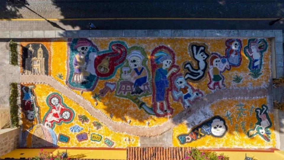 Inauguran “El río que se hizo camino”, tapete monumental en el Barrio Mágico de Jalatlaco, Oaxaca Inauguran “El río que se hizo camino”, tapete monumental en el Barrio Mágico de Jalatlaco, Oaxaca