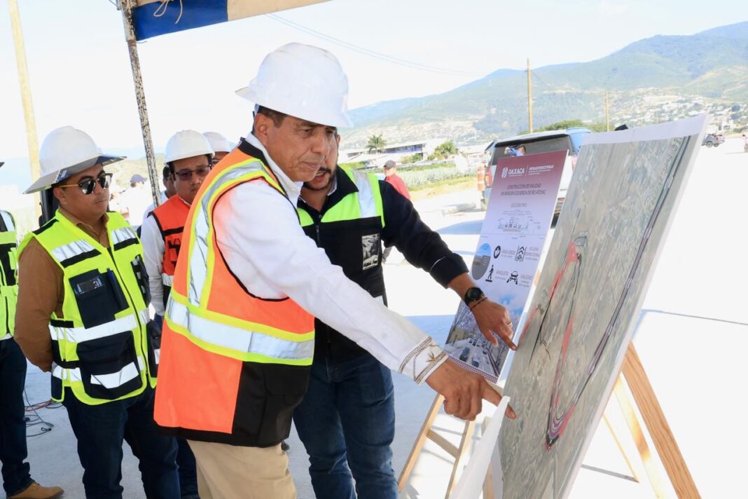 Salomón Jara supervisa la construcción del C5i de Oaxaca Salomón Jara supervisa la construcción del C5i de Oaxaca
