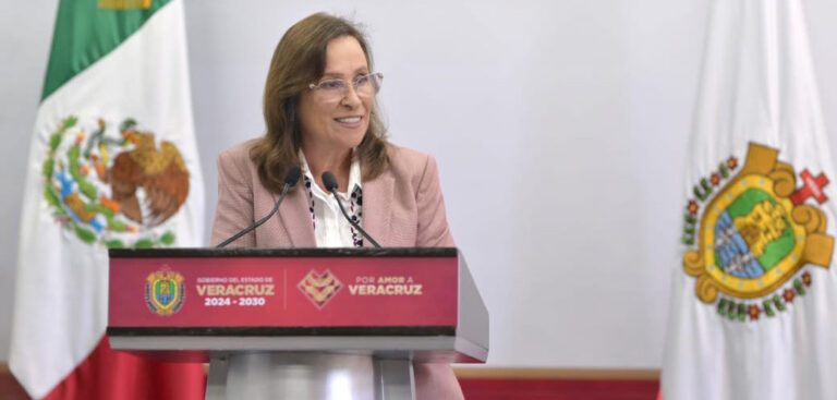 Veracruz está de pie y saliendo adelante: Rocío Nahle