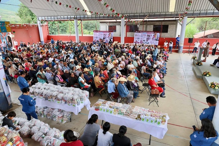 Irma Bolaños refuerza atención del DIF Oaxaca en comunidades de Valles Centrales