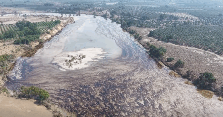 Van más de 2 millones de litros de petróleo en Río Pantepec